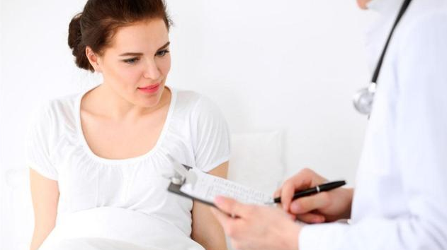 如何做乳房自檢呢？這兩點告訴你